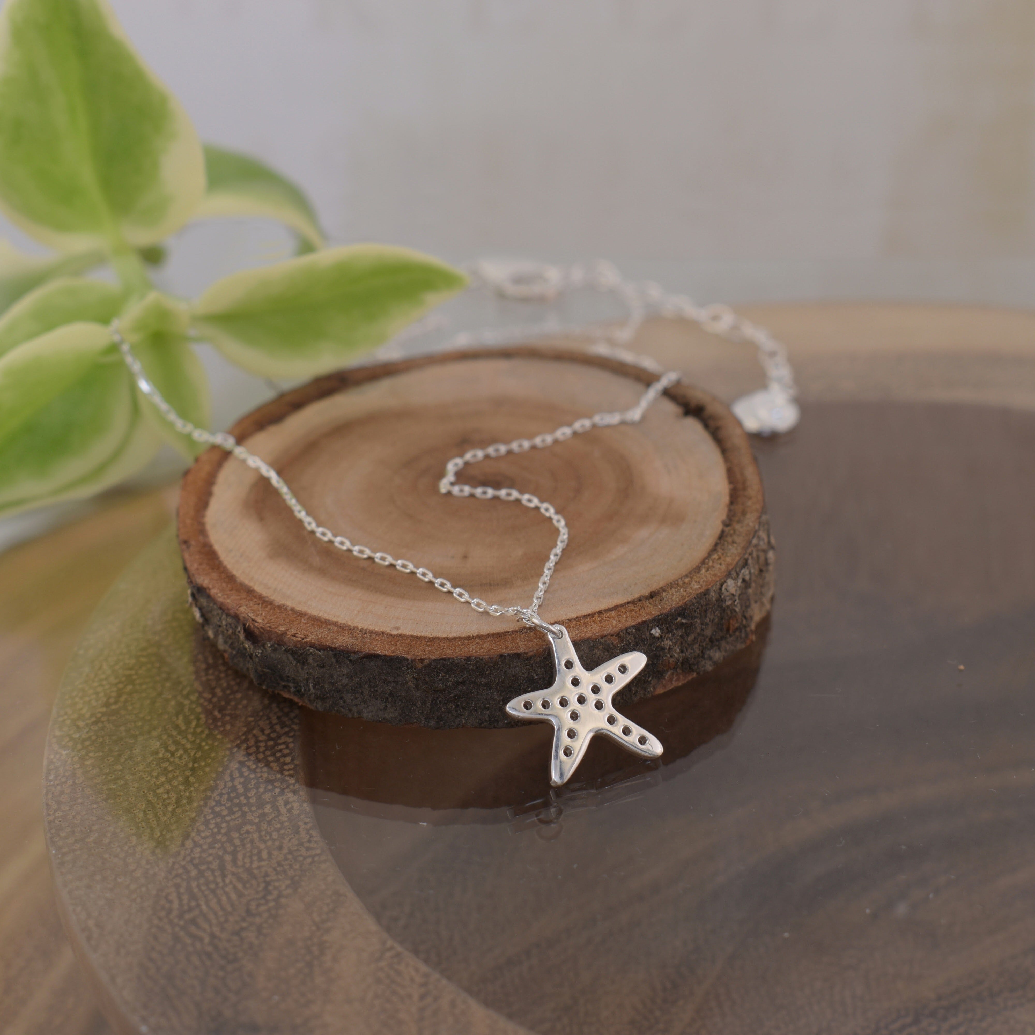 .925 sterling silver starfish-inspired necklace