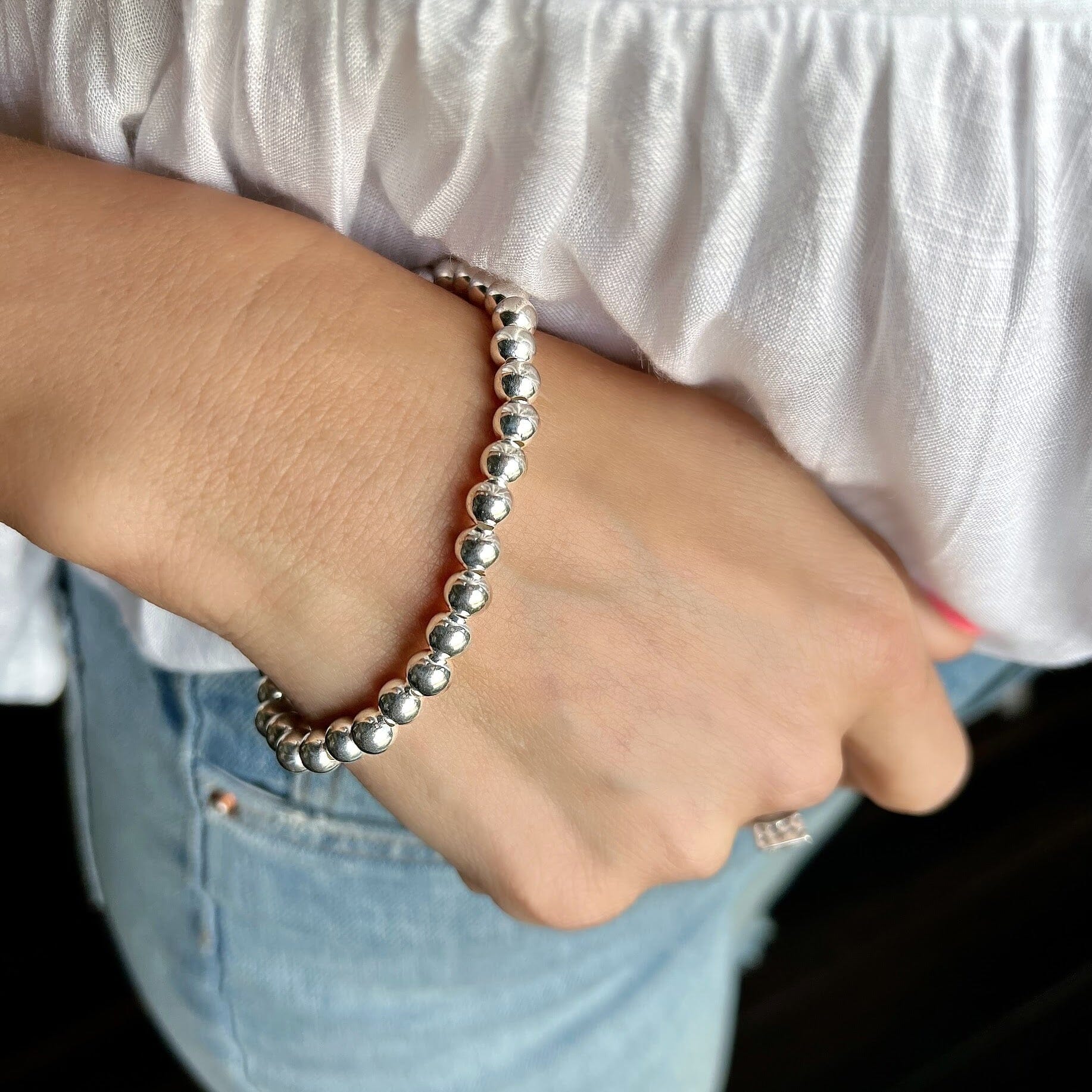 Single beaded stack bracelet in .925 sterling silver