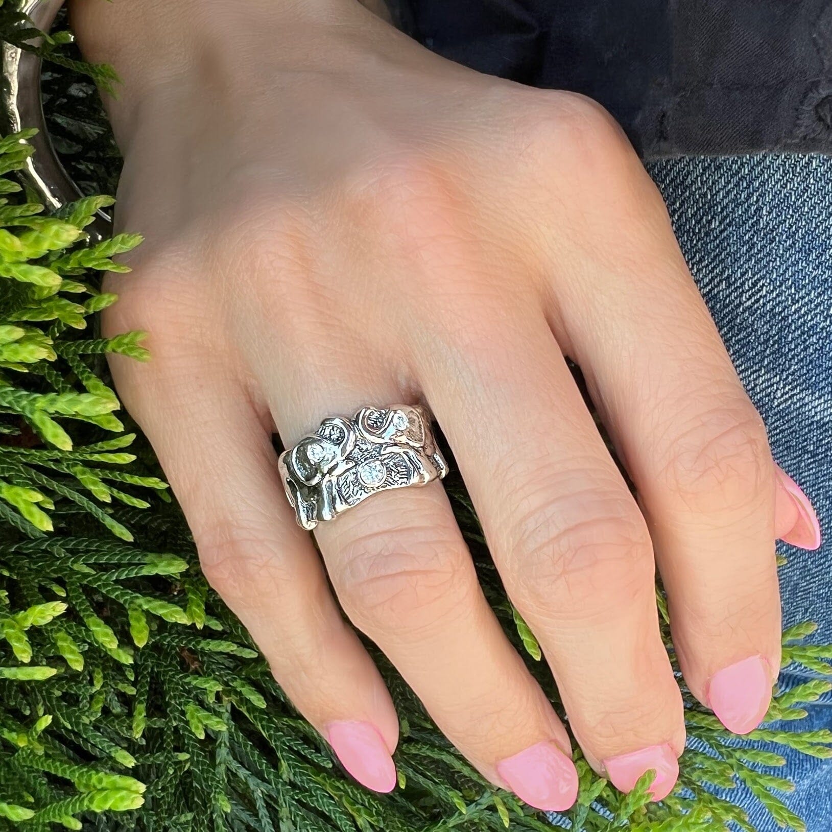 Ellie Ring in .925 sterling silver