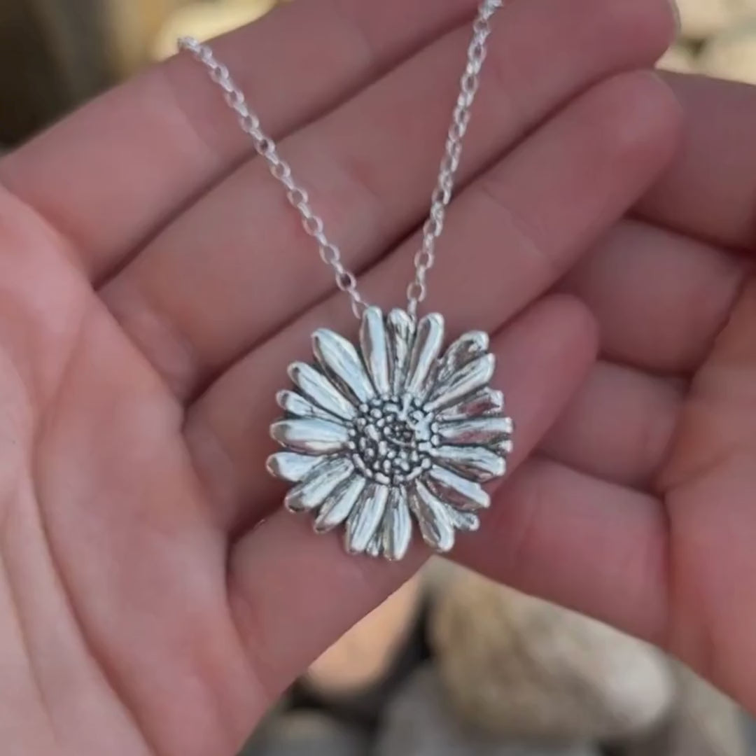 Daisy Necklace - April Flower of the Month