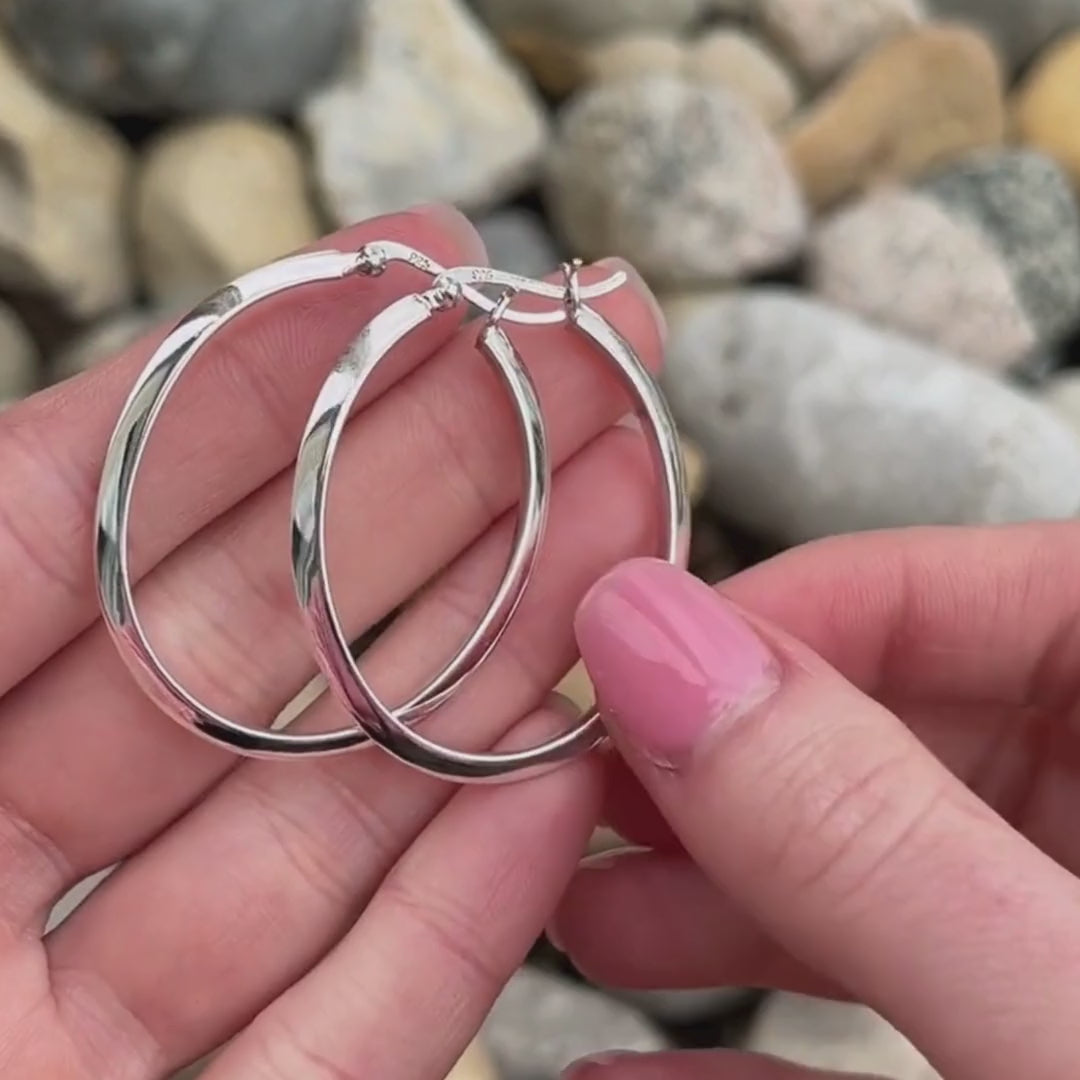 Overtly Oval Hoop Earrings