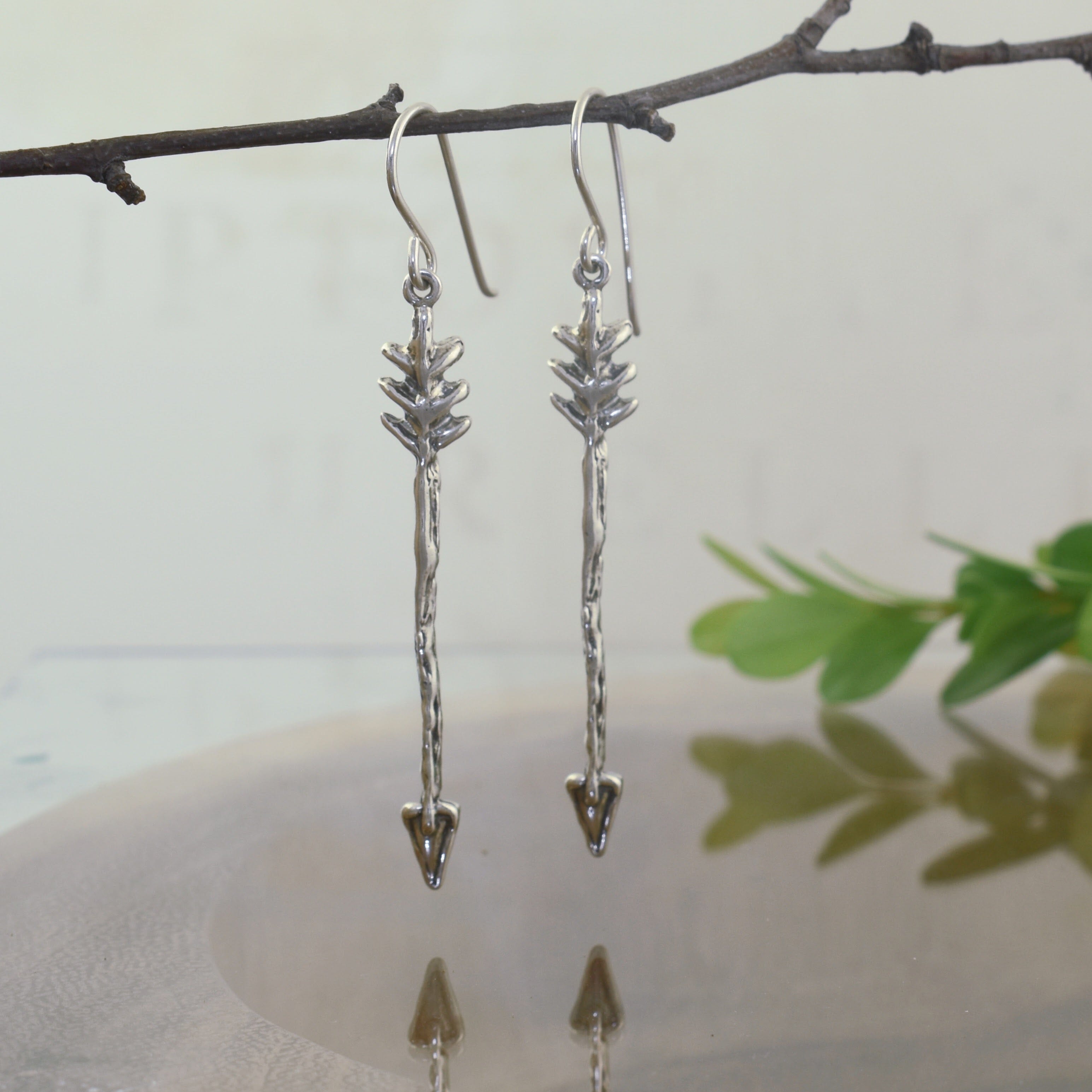 old world style arrow earrings that dangle